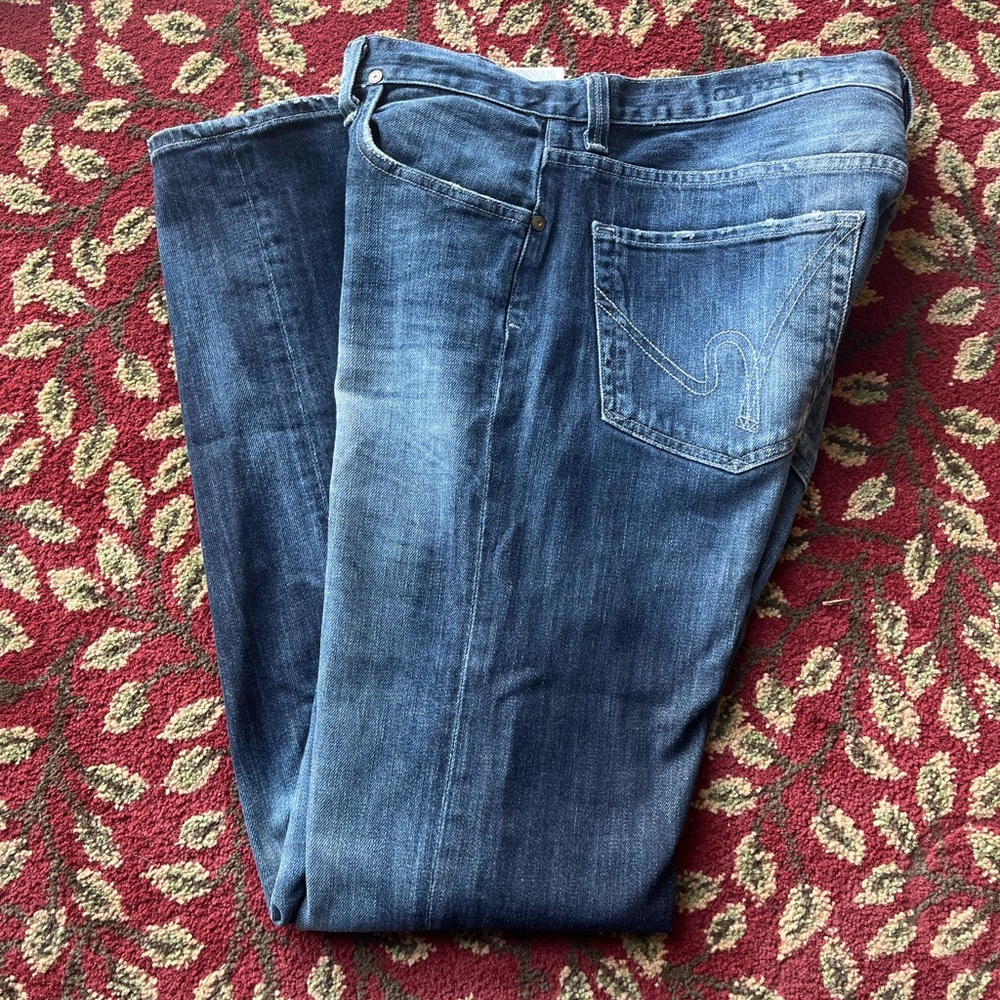 Citizens of Humanity men 36. Cotton blend. Factory distressed. Nice blue wash